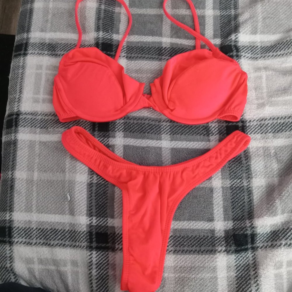 Thong bikini